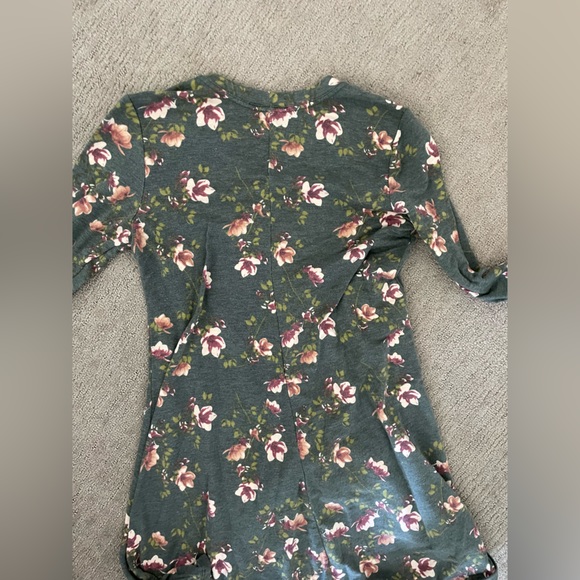 3/4 sleeve floral dress - Picture 2 of 7